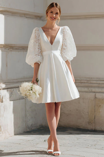 Mini robe de fiançailles trapèze ivoire à col en V avec appliques